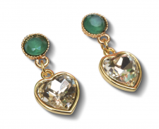 aretes de corazon con diamante verde